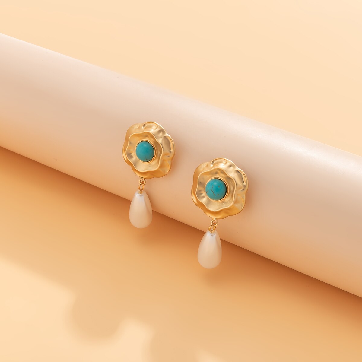 Retro Niche Inlaid Colored Diamond Flower Earrings Female Temperament Indifferent Style Pearl Turquoise Earrings