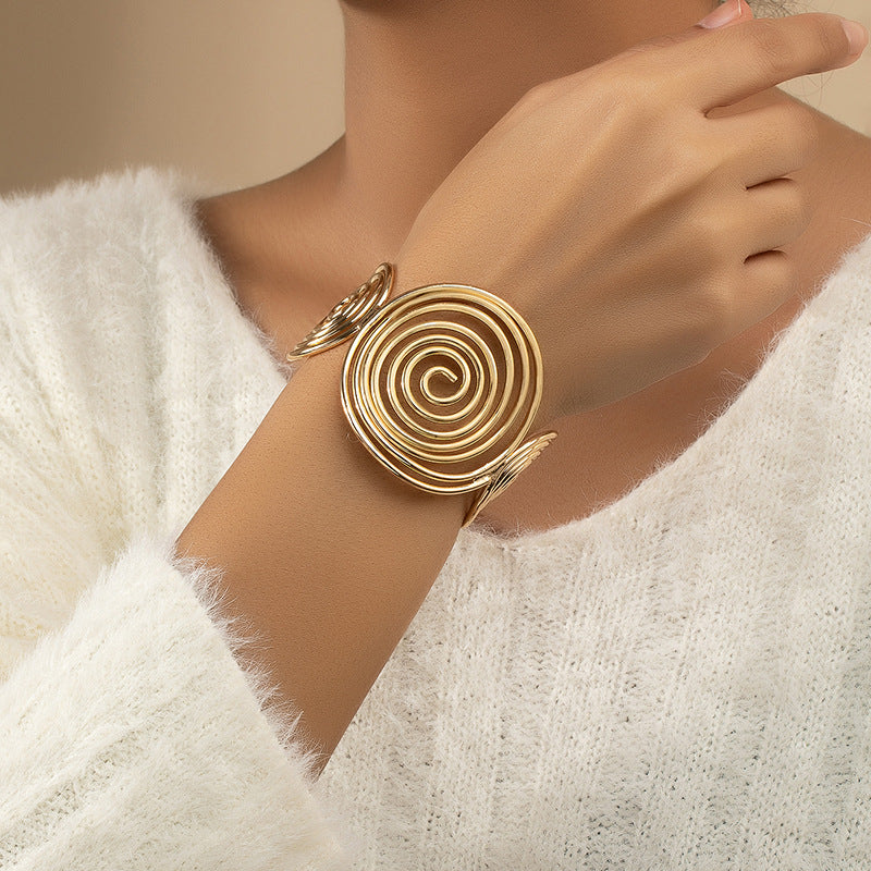 New metal design high-end adjustable bracelet European and American retro personality geometric niche bracelet